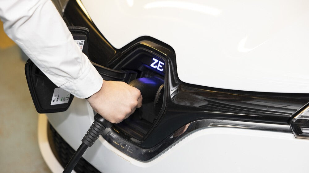 Tout savoir sur les véhicules électriques et leurs chargeurs embarqués