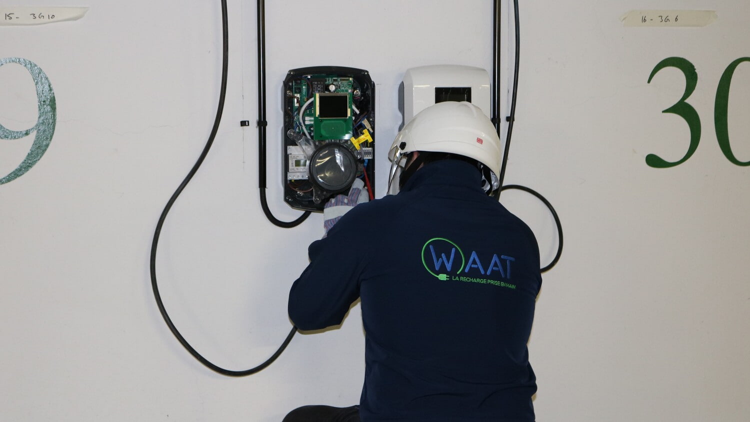 Quelles aides pour l'installation de bornes de recharge en copropriété en 2025 ?